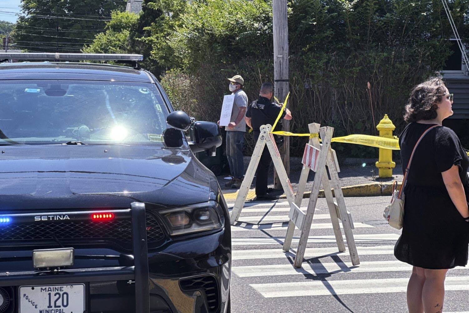 ICE agent shoots and kills a motorist in Biddeford, Maine, Sen. Angus King says