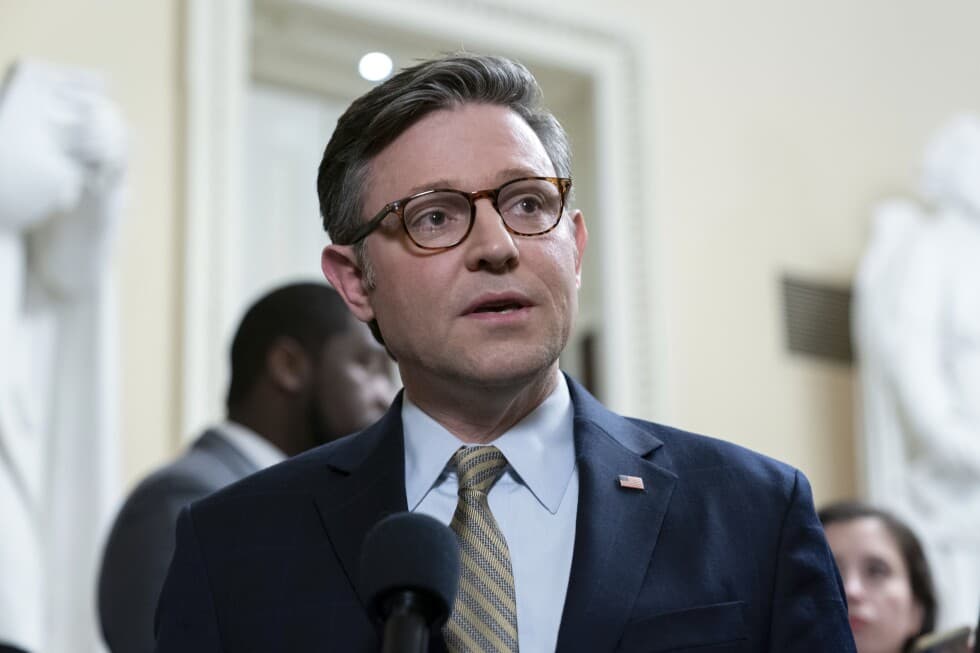 Trump endorses Mike Johnson to stay on as House Speaker despite government funding turmoil - AP News