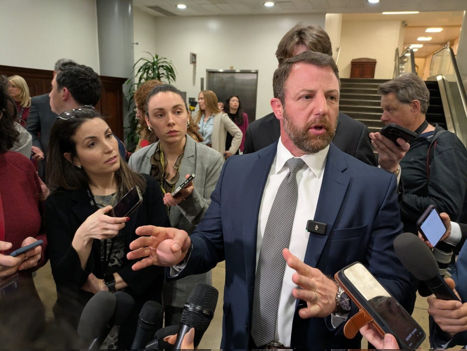 US Senate confirms Mullin to replace Noem at Homeland Security