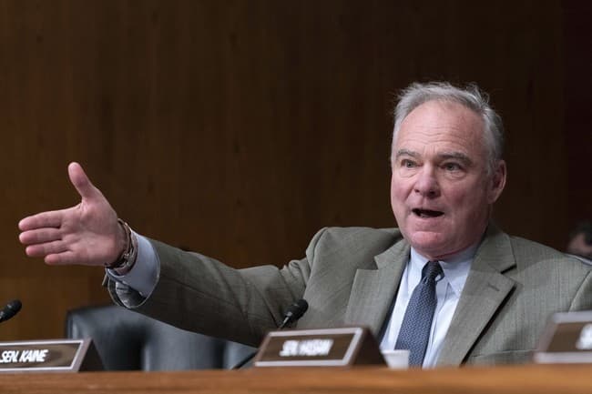 Here's the Question That Tripped Up Tim Kaine's Response to Trump's Venezuela Raid