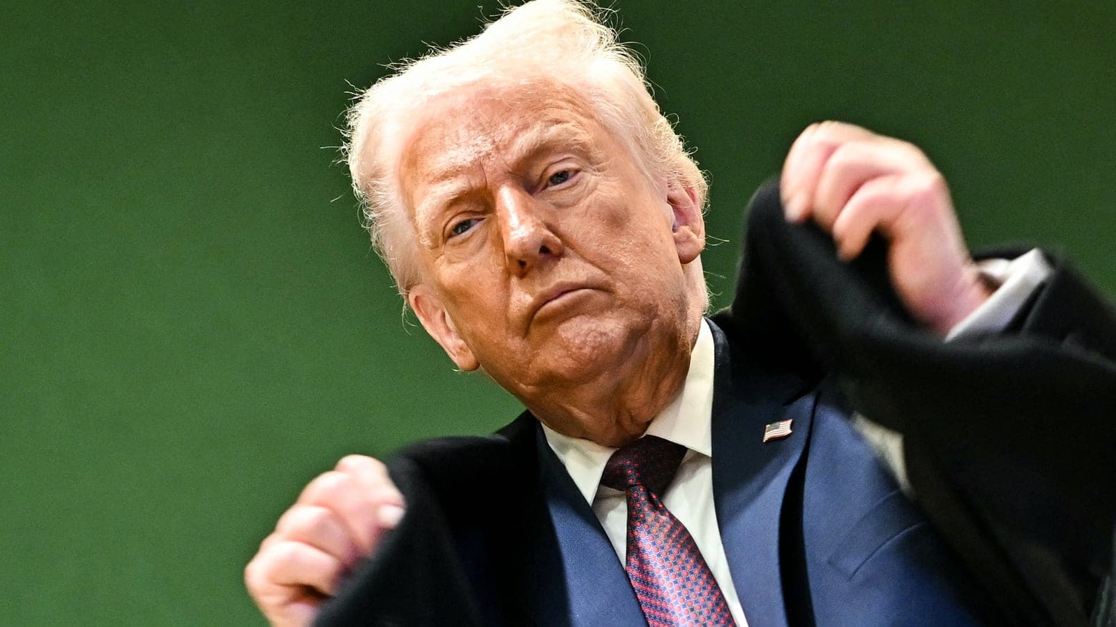 Trump's Dem Nemesis Ilhan Omar Taunts 'Panicking' POTUS Over Wage Claim