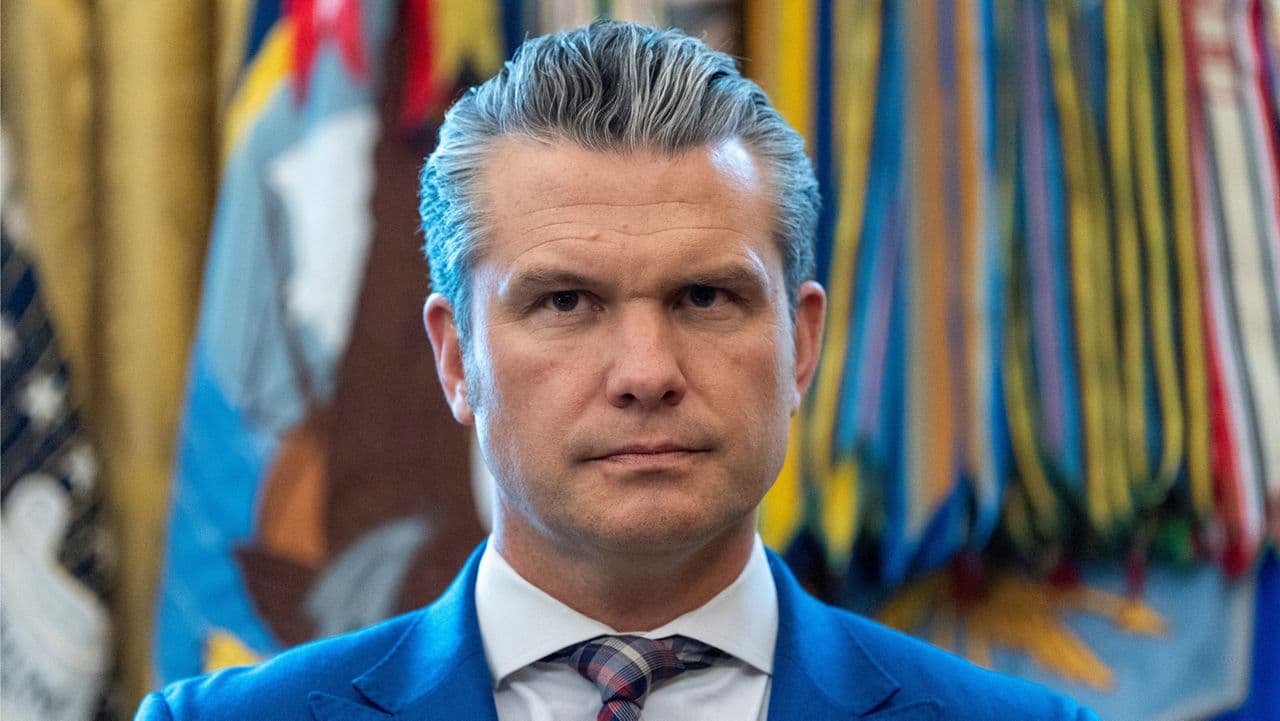 Pete Hegseth Opens Second Pentagon Investigation into Senator Mark Kelly Over Oath Violation