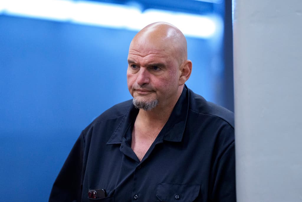 Fetterman Says He'll Vote for Markwayne Mullin as DHS Sec.