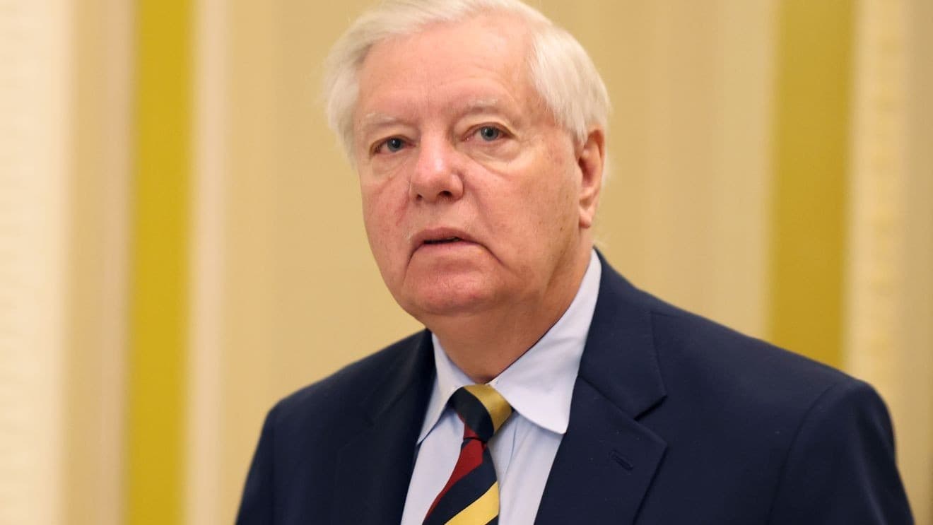 Lindsey Graham tells Trump to 'wind down' the war in Iran, seek peace
