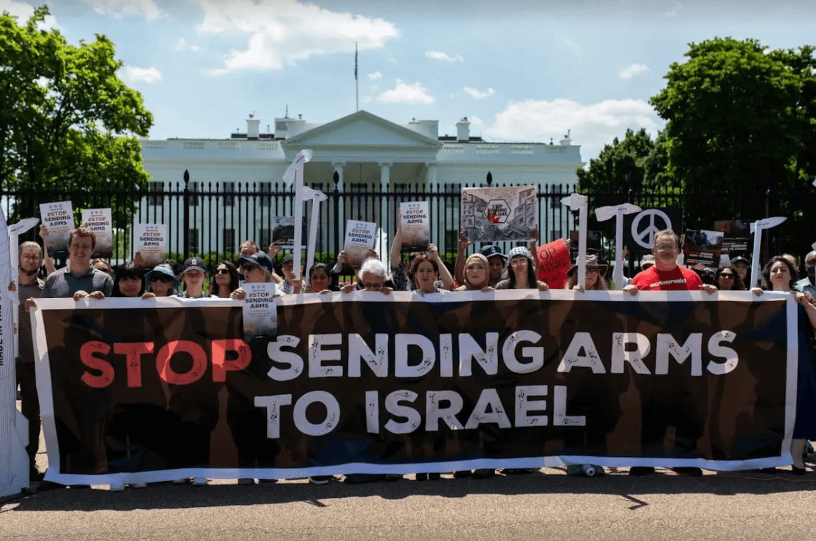 'Cowardly Bullshit': Handful of Dems Join Senate GOP to Block Ban on US Bombs, Bulldozers to Israel