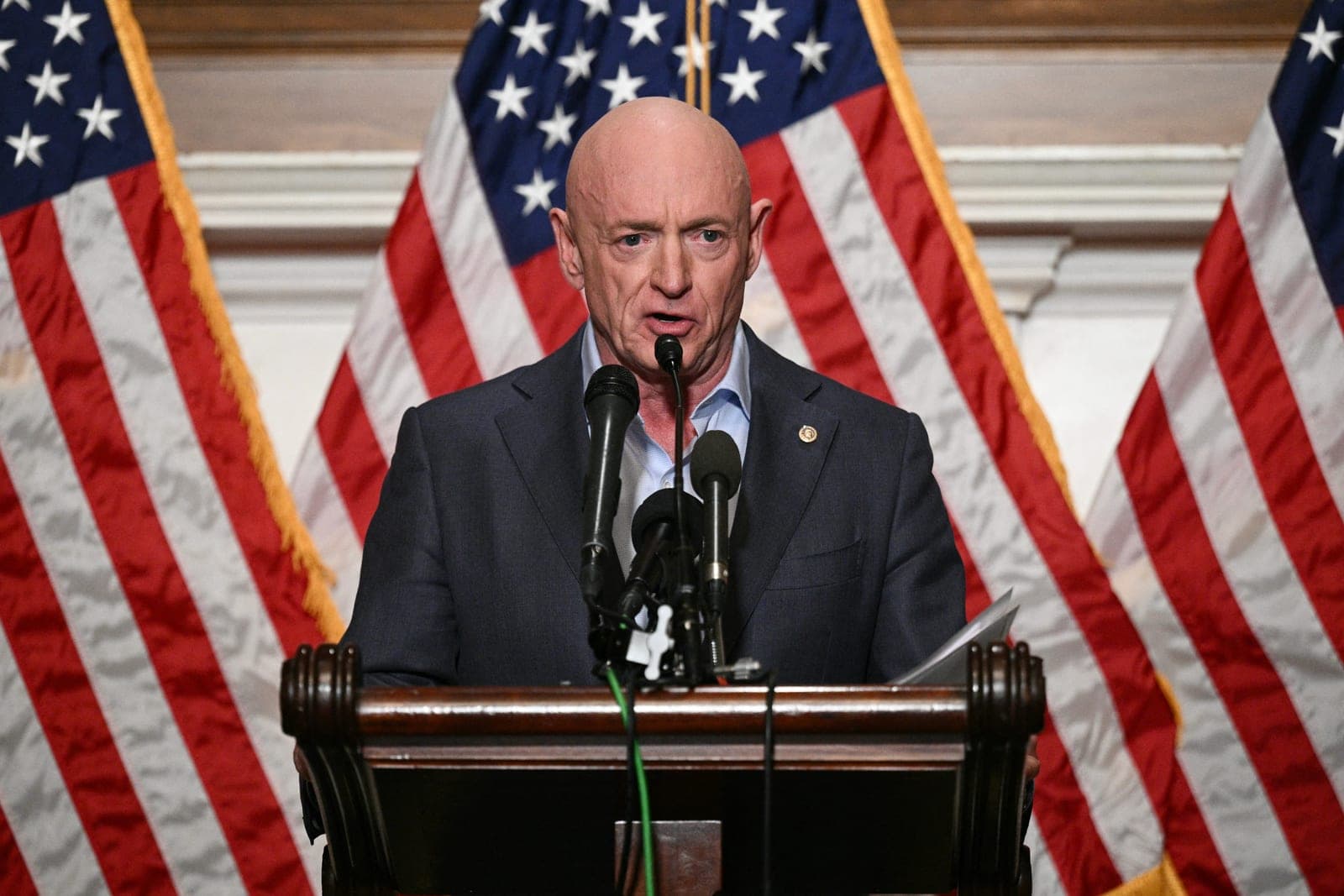 'Keep your mouth shut.' Mark Kelly hits back at Trump, Pentagon investigation