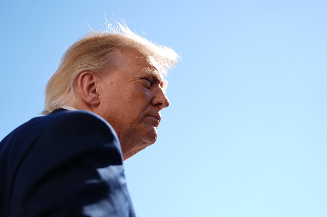 Pressure mounts to pass Trump-backed daylight saving time bill as clocks soon fall back