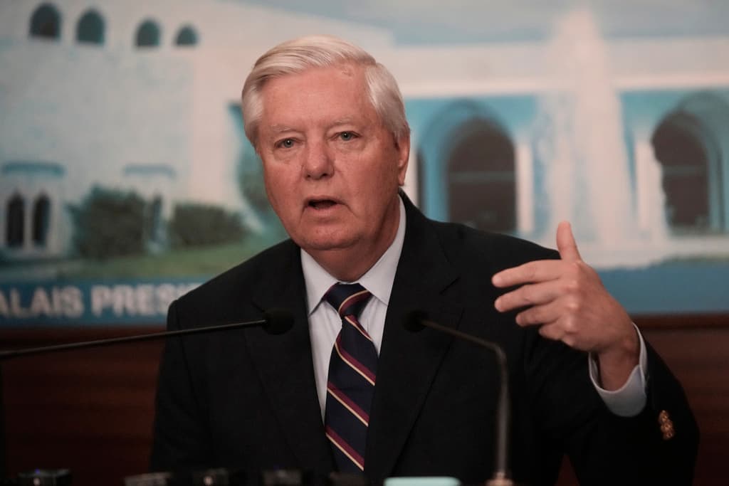 Lindsey Graham dead at 71 after 'brief and sudden illness'