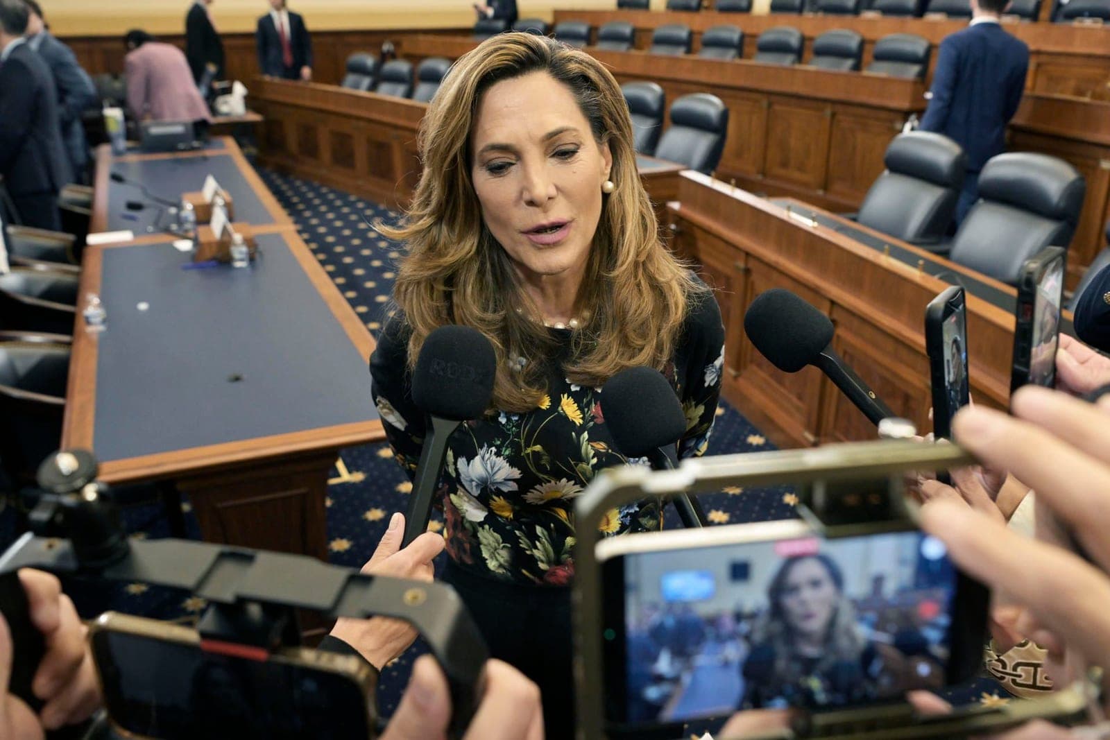 Quién es María Elvira Salazar, la republicana que advierte a Trump que los hispanos "hoy se sienten traicionados"