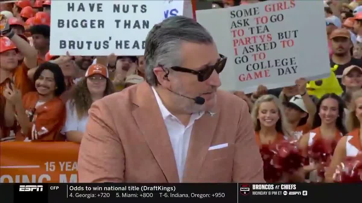 Ted Cruz Booed Mercilessly Before Texas Longhorns' Game
