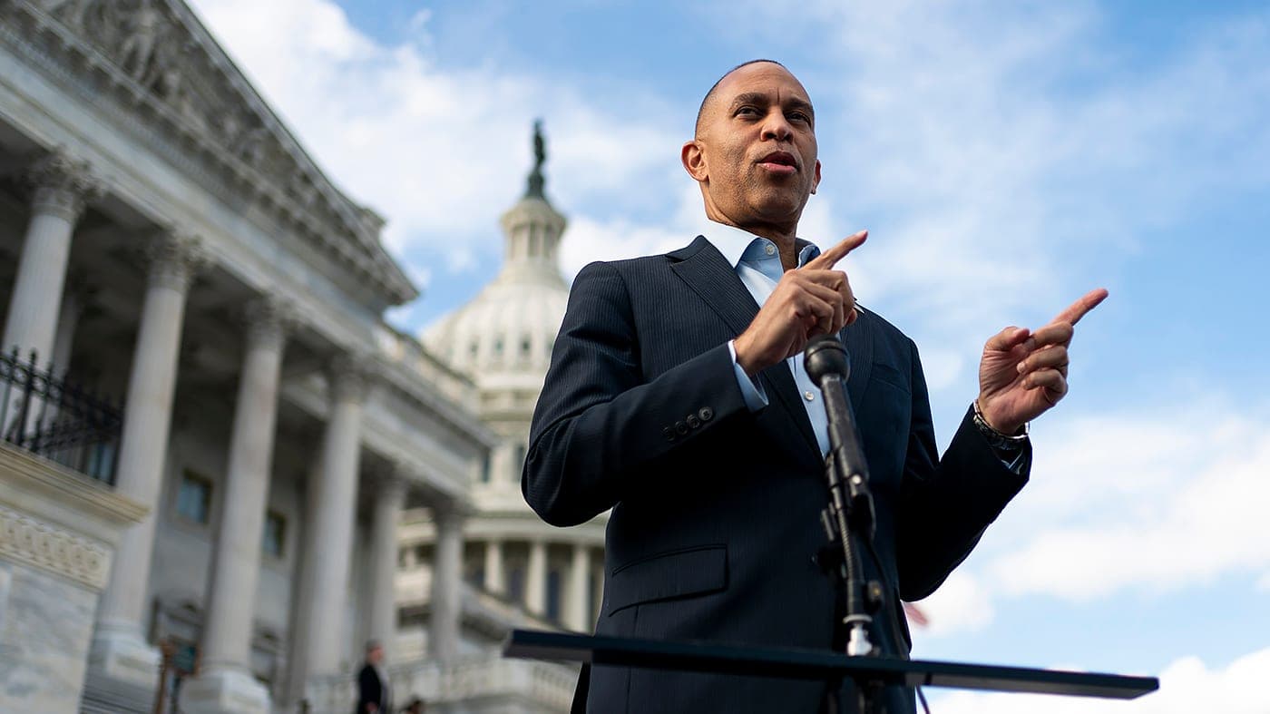 Jeffries knocks Trump opposition to AI guardrails