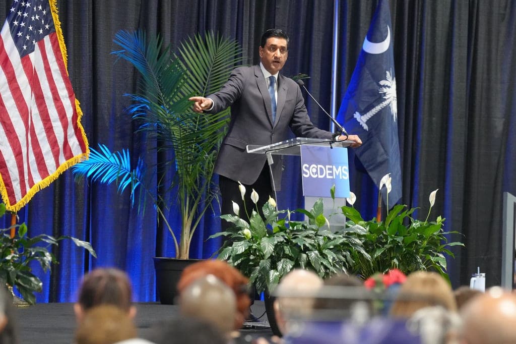 Ro Khanna downplays Platner's downfall as bad sign for progressive movement
