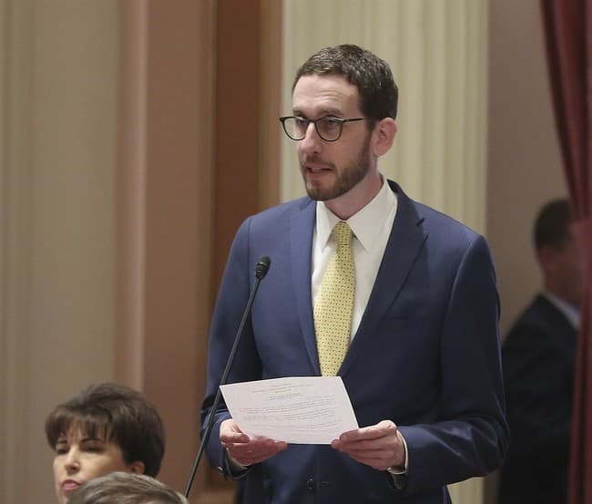 Out-Crazy'ing the CRAZY --> Scott Wiener Attacked by ANOTHER Psycho Pro-Palestinian Nutball (WATCH)