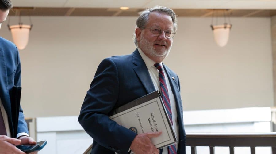Retiring Michigan senator to lead USC politics center