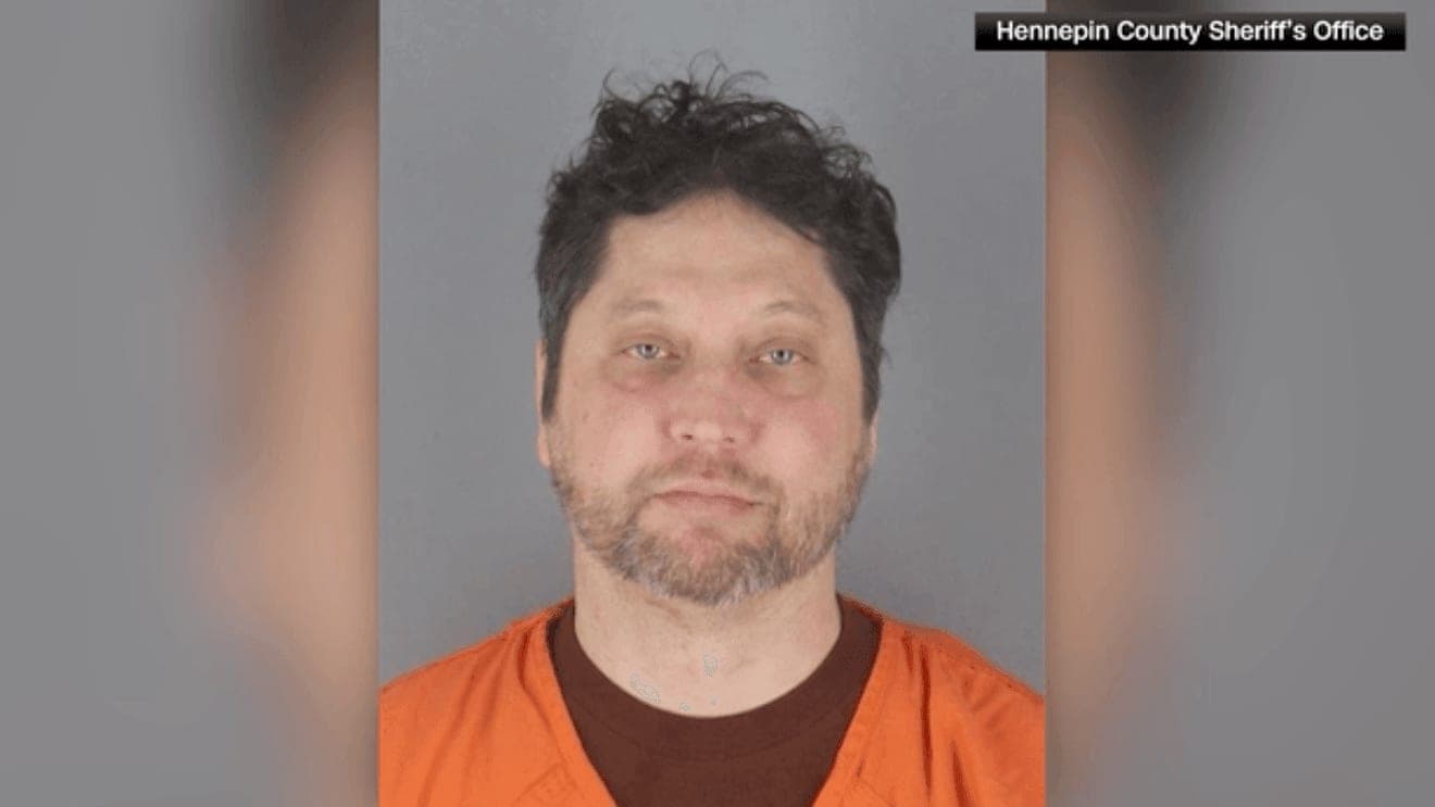 Man sentenced to 14 months in prison after spraying vinegar on Rep. Omar