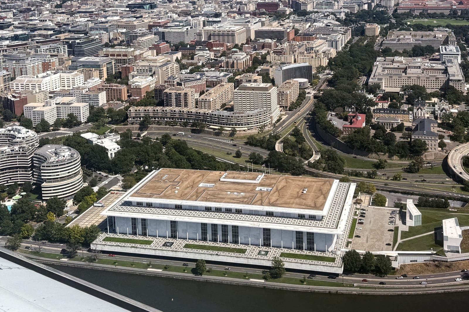 Bipartisan members of Congress move to block demolition of Kennedy Center