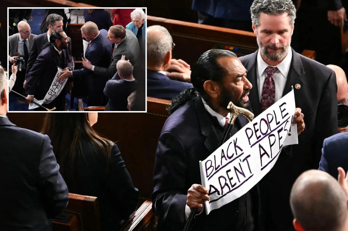 Rep. Al Green booted from State of the Union 2026 after heckling Trump