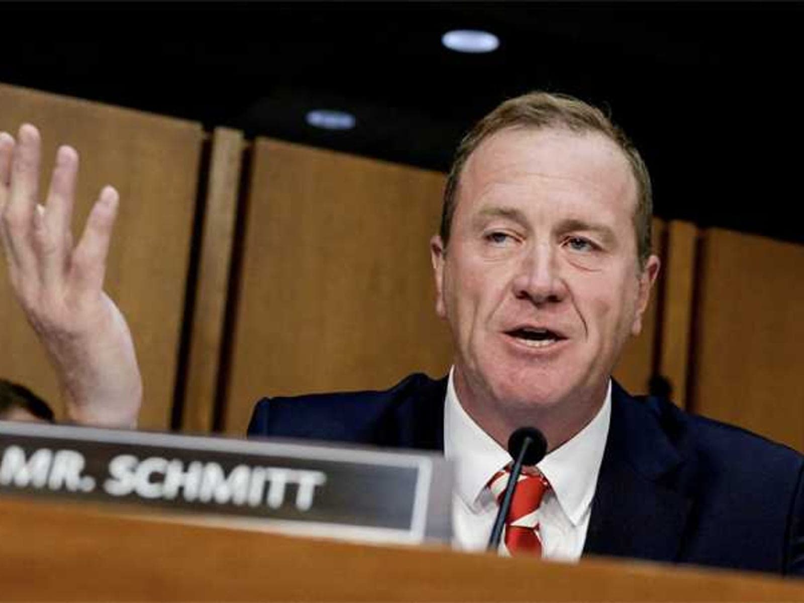 'Sloppy' GOP Sen. Schmitt pilloried by home state paper over 'cringey' public humiliation