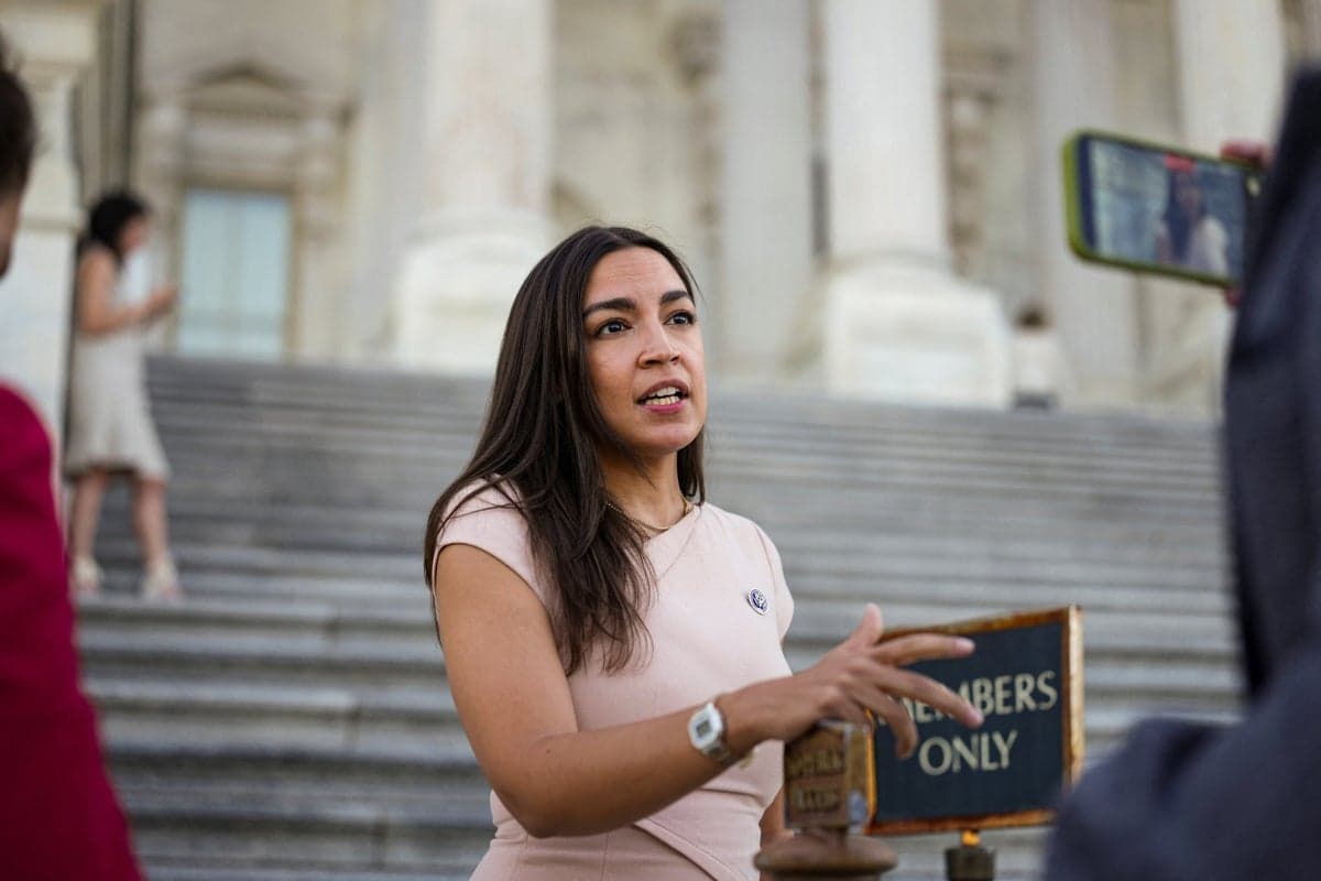 AOC calls out Susan Collins' claims about ICE after deadly Maine shooting of innocent man: 'Wrote the blank check'