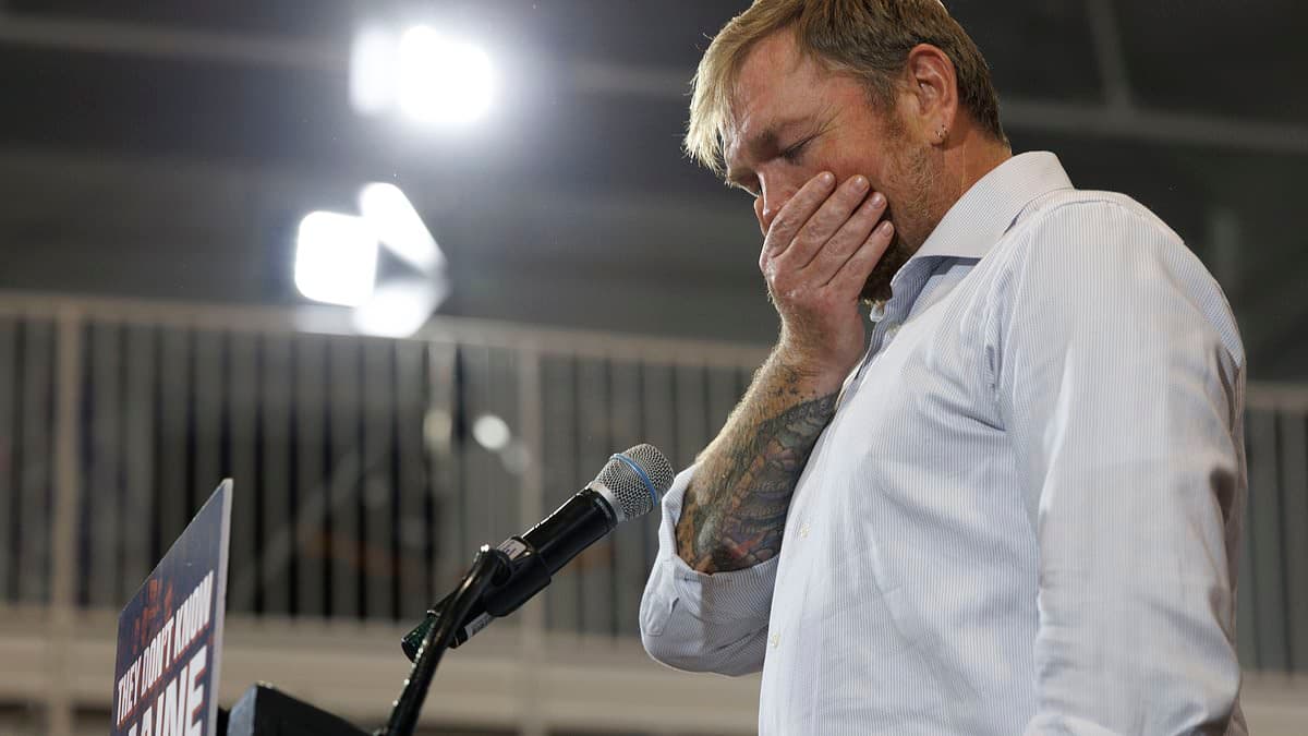 Democrats desperately scramble to replace 'scumbag' Graham Platner as brutal 100-day sprint approaches