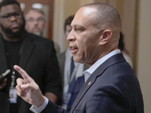 Rep. Jeffries Attacks Karoline Leavitt, Defends 'Maximum Warfare' Promise
