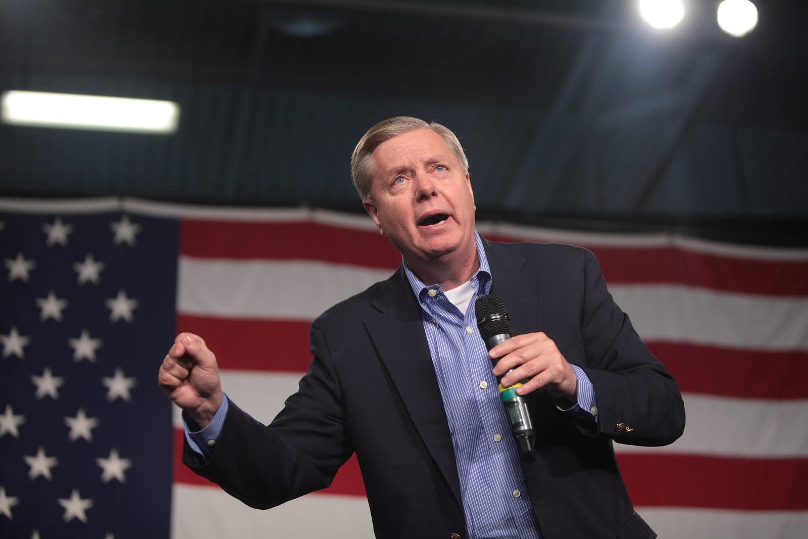 Lindsey Graham's Cause of Death Explained: Ruptured Aorta Warning Signs, Symptoms and Who Is at Risk
