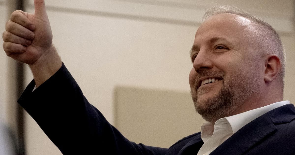 Fry runs for Graham's seat; wildfire in SC national forest