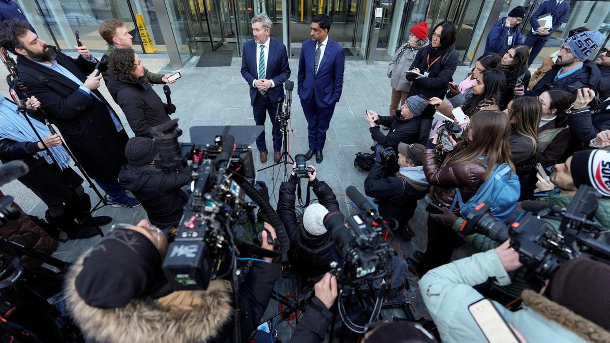Jeffrey Epstein: U.S. lawmakers reviewing unredacted files