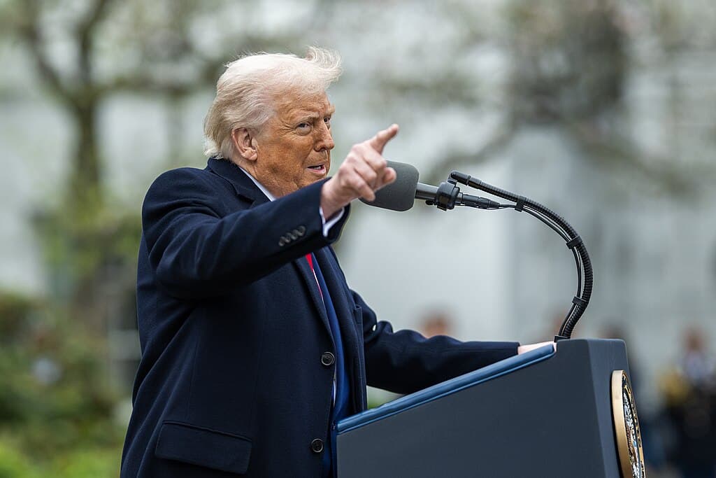 Trump Escalates Feud With Marjorie Taylor Greene Amid GOP Tensions
