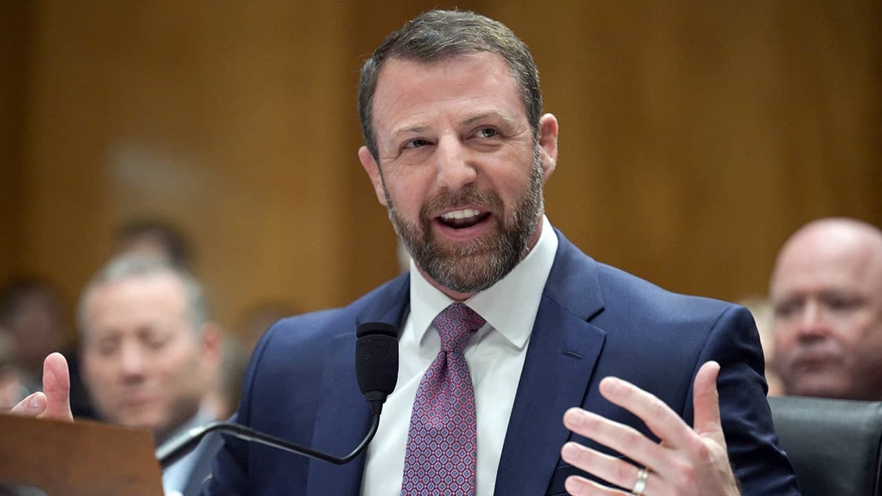 Sen. Markwayne Mullin advances in DHS secretary confirmation committee vote