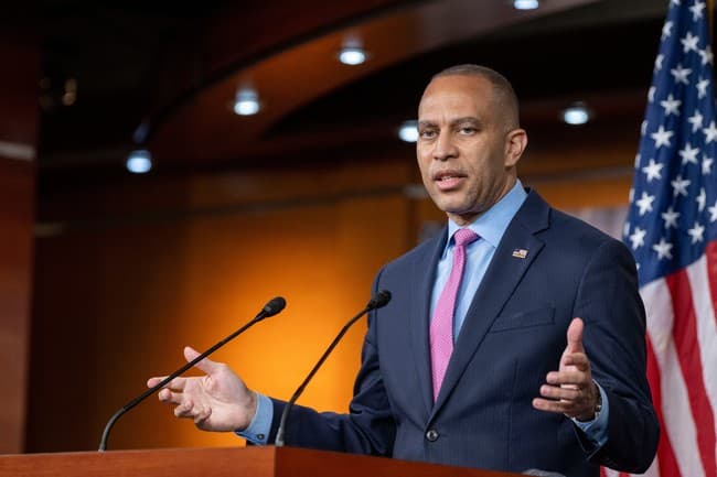 Jeffries Demands Swalwell Drop Gov. Bid Over Allegations — But Won't Call for Him to Resign From Congress