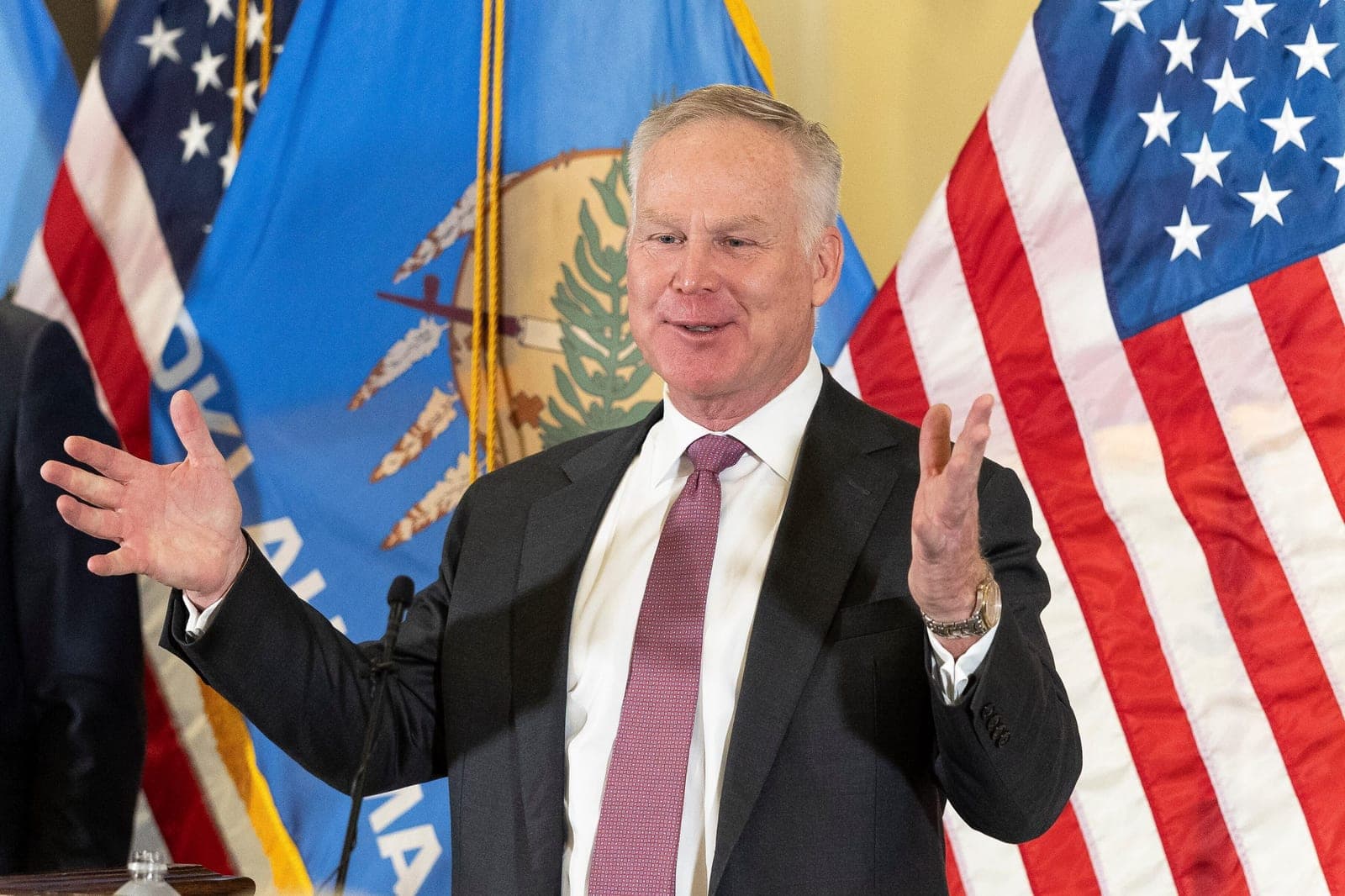 Sen. Alan Armstrong Violated STOCK Act With 700 Tardy Stock Disclosures