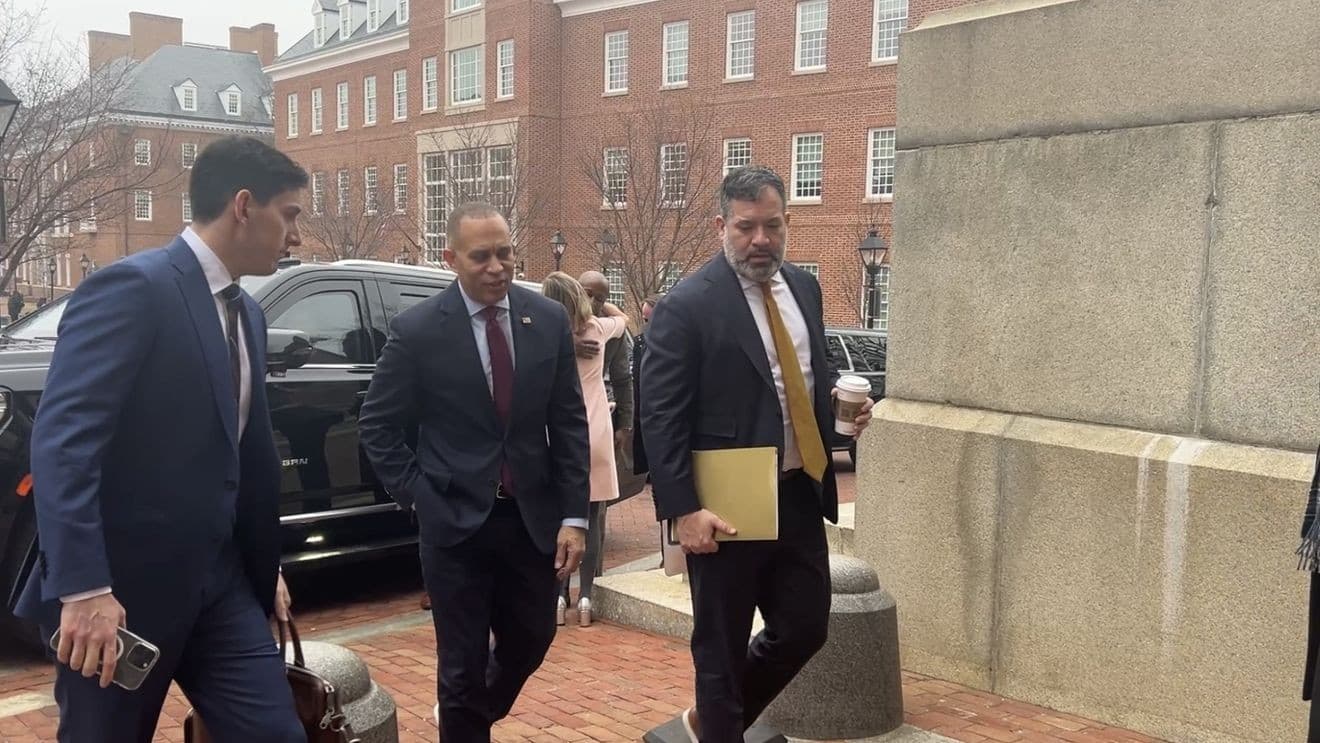 House Minority Leader Hakeem Jeffries meeting with Moore, Democrats in Annapolis