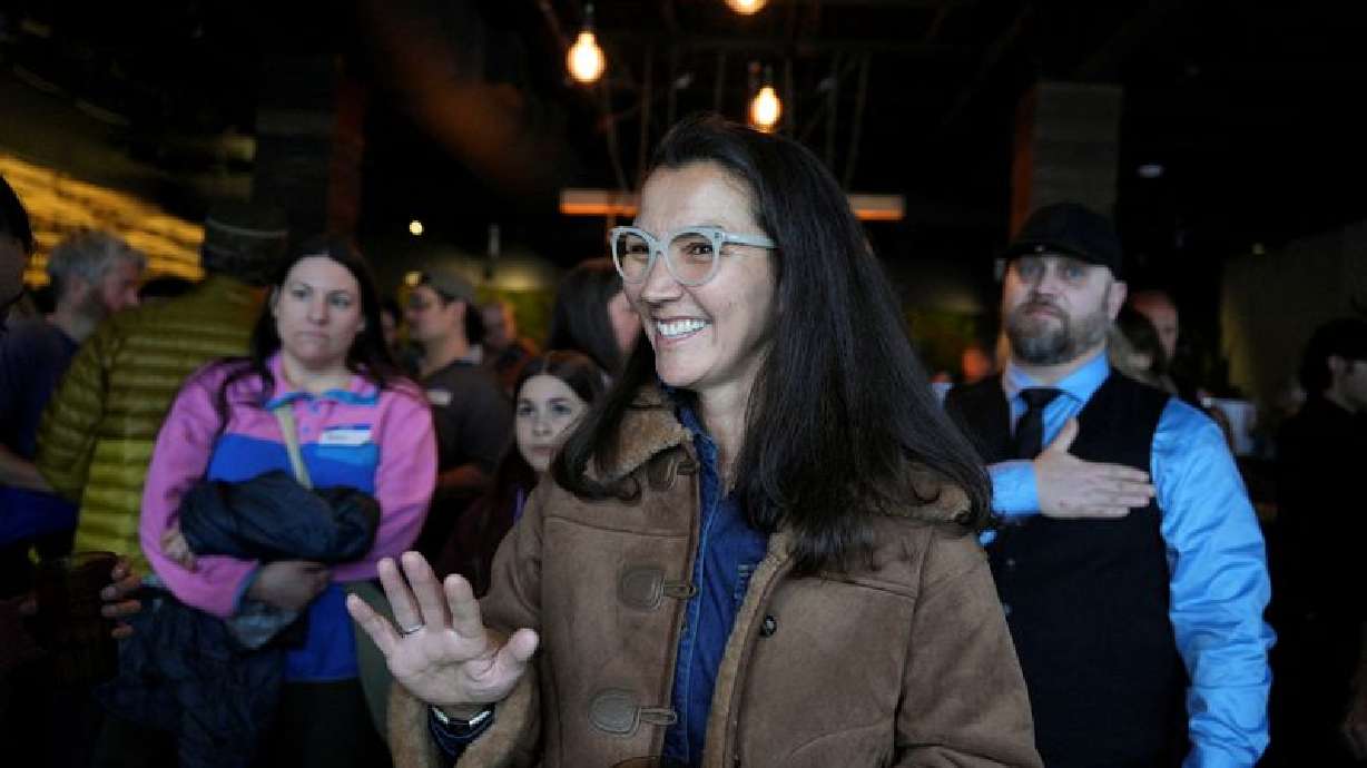 Democratic US Representative Moskowitz fends off challenge in Florida from democratic socialist