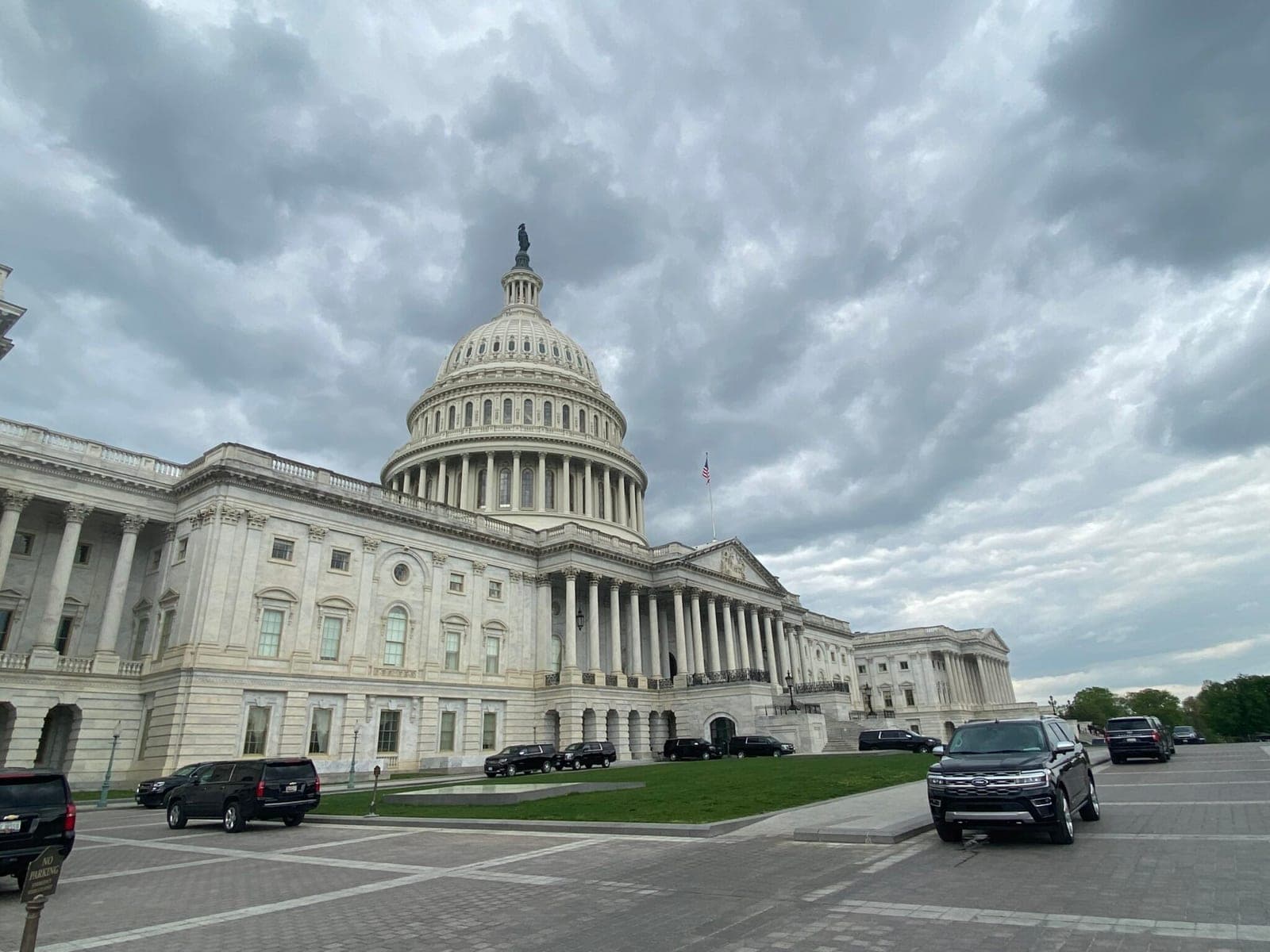 Makeover in store for Congress with flood of lawmakers headed for the exits