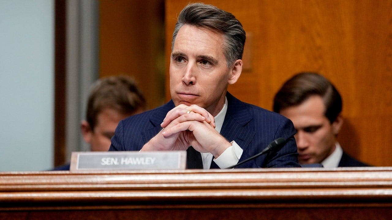 Hawley indicates he has 'no intention' of mounting 2028 presidential bid