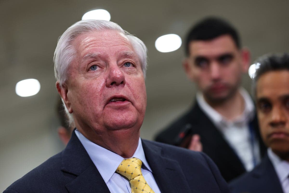 Iran hawk Lindsey Graham deflects when asked by Fox News host if war will cost GOP the midterms