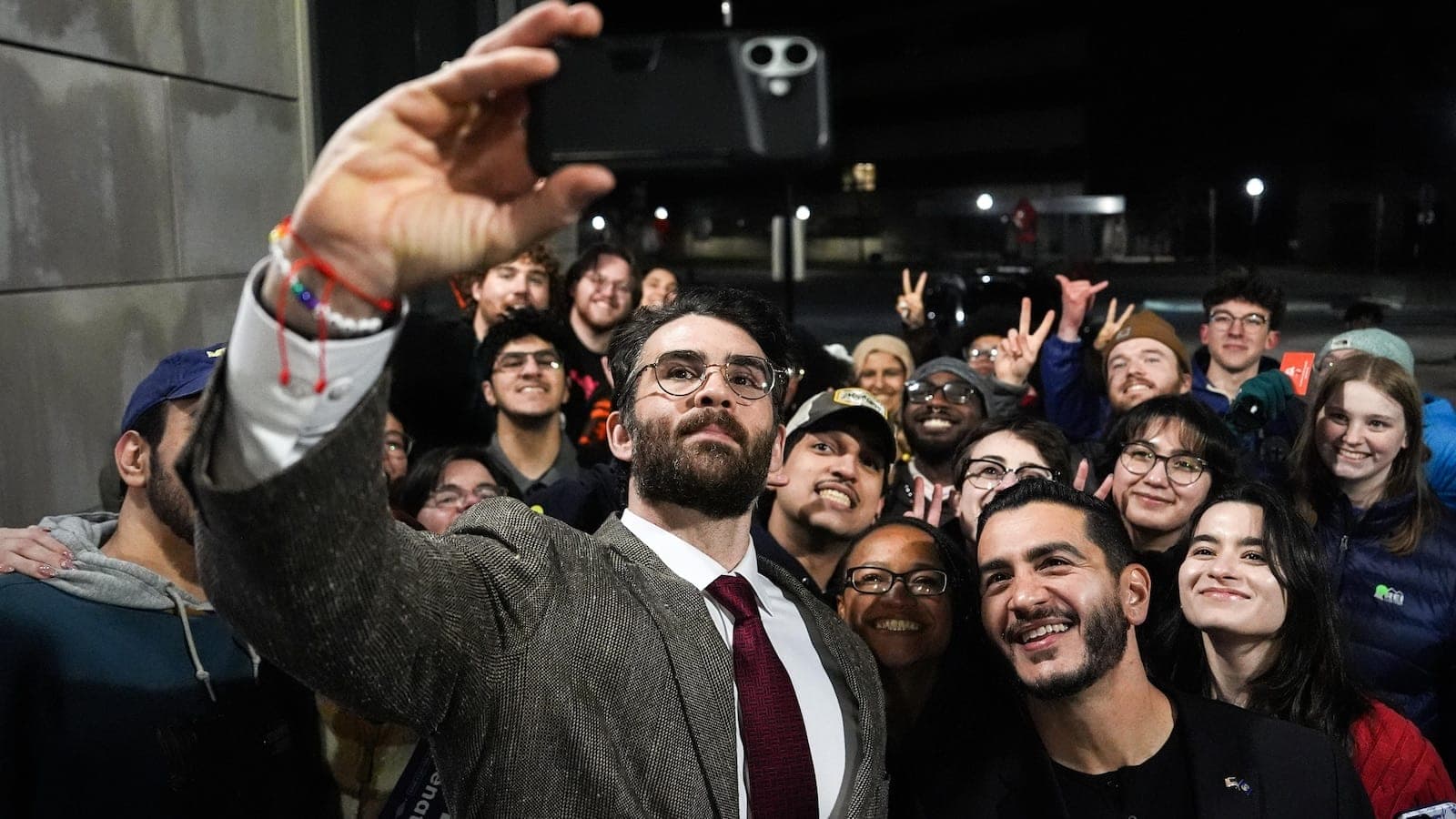 What one campaign rally in Michigan reveals about young voters ahead of the midterm elections