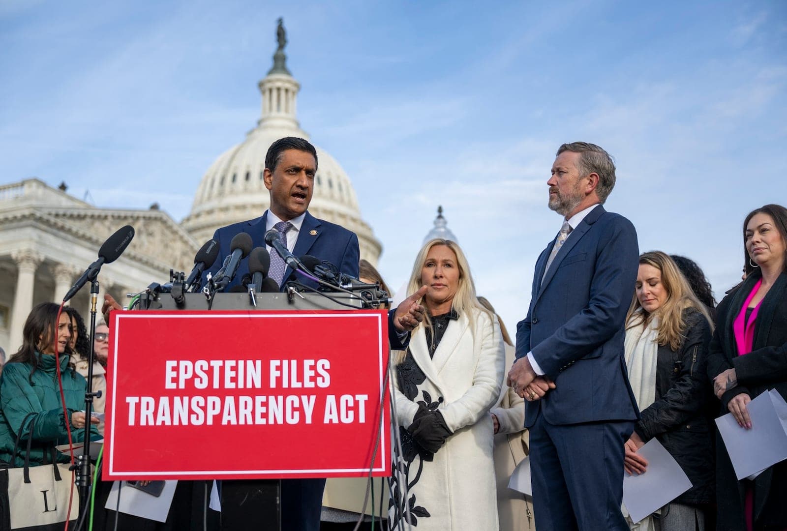 "It would add fuel to the fire": Congress pressures Bondi not to delay releasing Epstein files