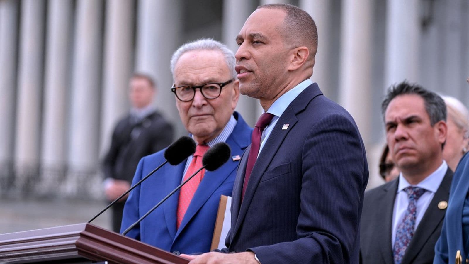 Democratic House leader Jeffries opposes cutoff of military aid to Israel
