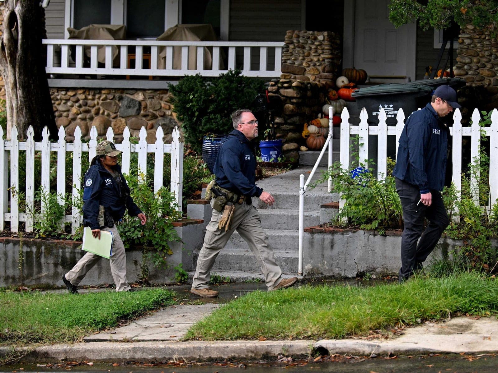 Trump DOJ's 'very unusual' moves in raid of Dem lawmaker's home baffle expert