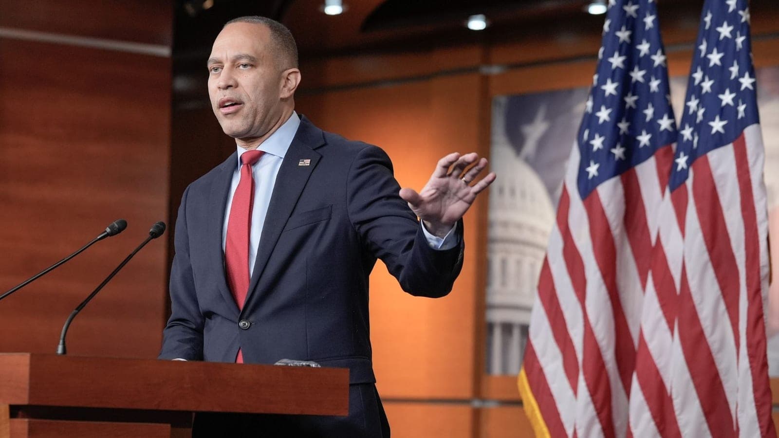 House Minority Leader Hakeem Jeffries: DHS should be 'dramatically reformed' after Democrats delay government funding bill