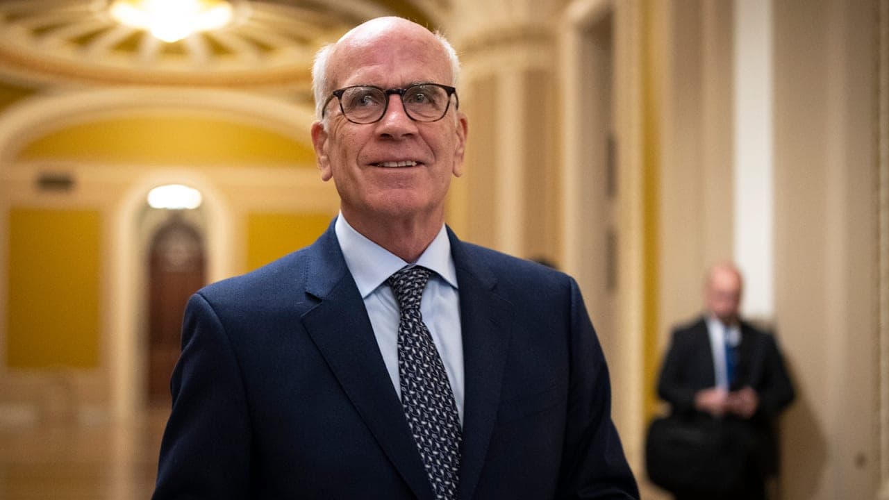 Dem Sen Peter Welch praises Trump's Markwayne Mullin DHS pick