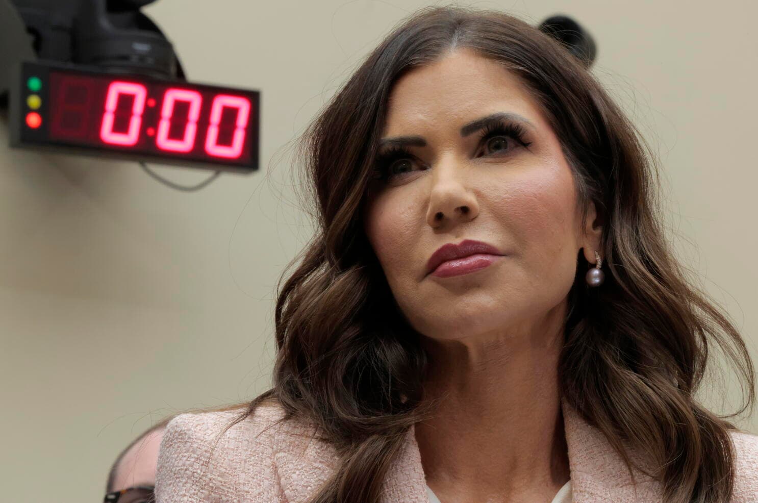 Trump says he's replacing Homeland Security Secretary Noem with GOP Sen. Markwayne Mullin