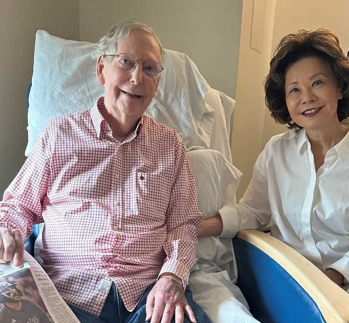 'Briefly unconscious': Sen. Mitch McConnell provides health update, photo from the hospital