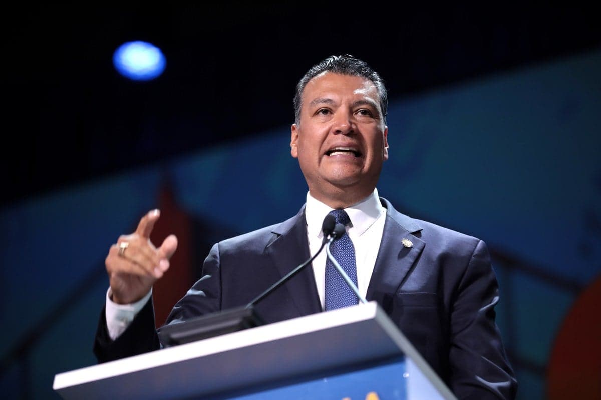 Sen. Padilla Knocks on SFO's ICE Facility Doors, Gets Let In
