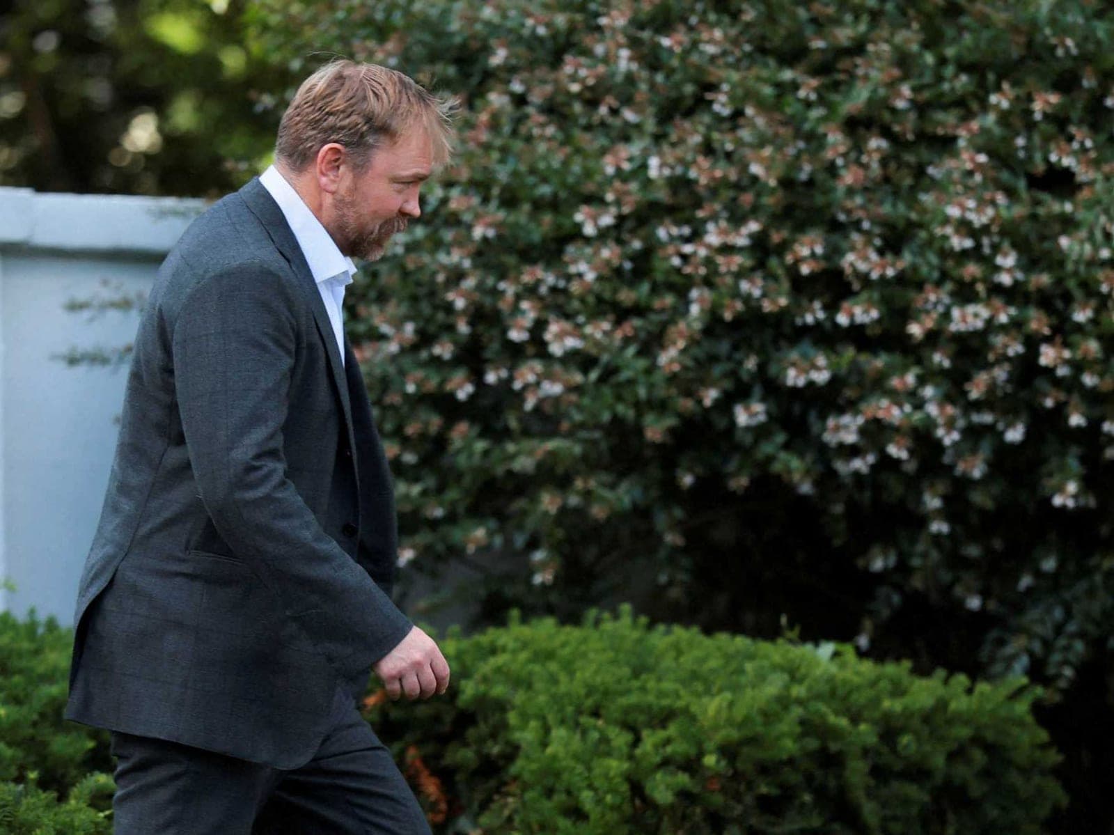 'Pretty big tell': Analysts say scandal-embattled Maine candidate telegraphing next move