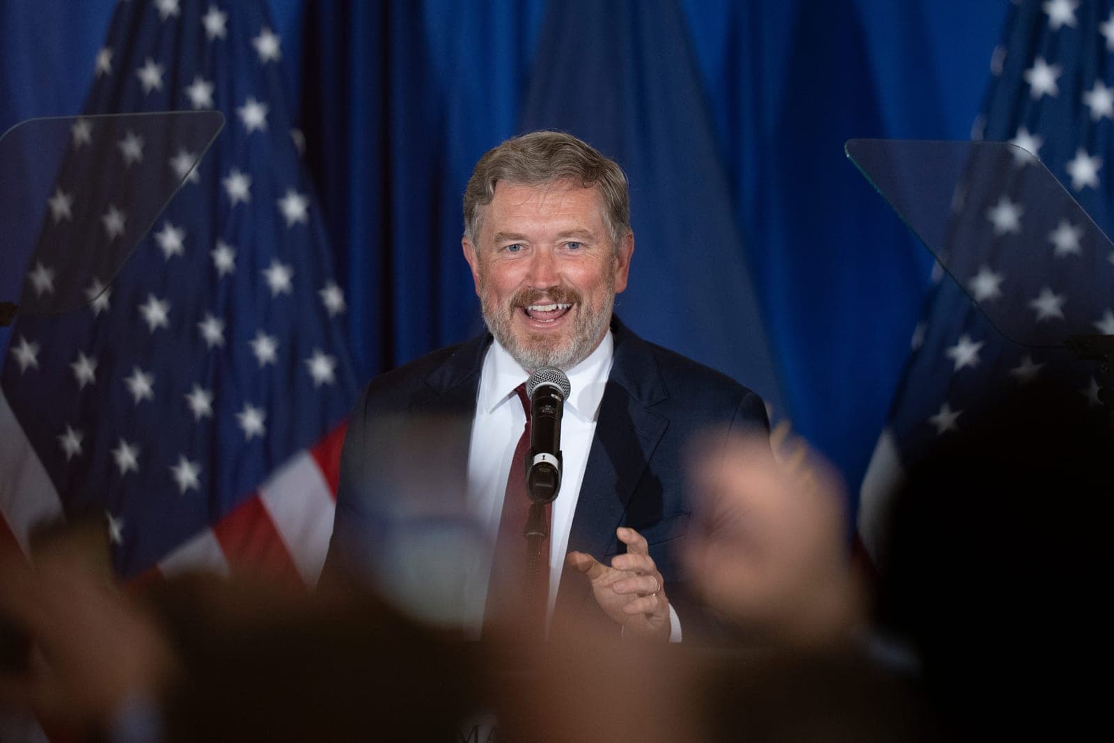 Trump defies low approval ratings with win in Kentucky