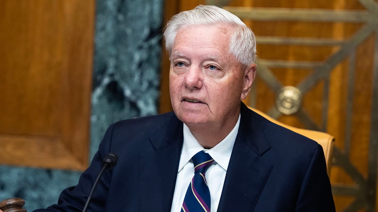 Sen. Lindsey Graham Dies at Age 71