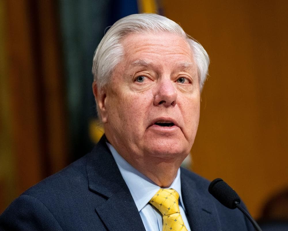 Lindsey Graham, key ally of Donald Trump, has died after sudden illness, his office says